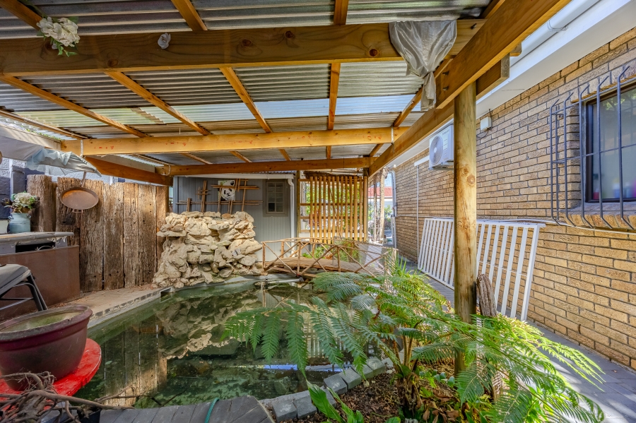 5 Bedroom Property for Sale in Flamingo Vlei Western Cape